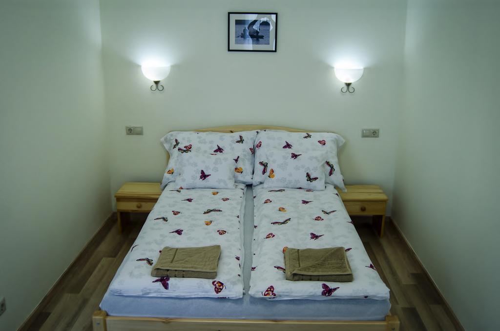 Csongradi Vendegvaro Apartmanok, Szarka Haz ภายนอก รูปภาพ