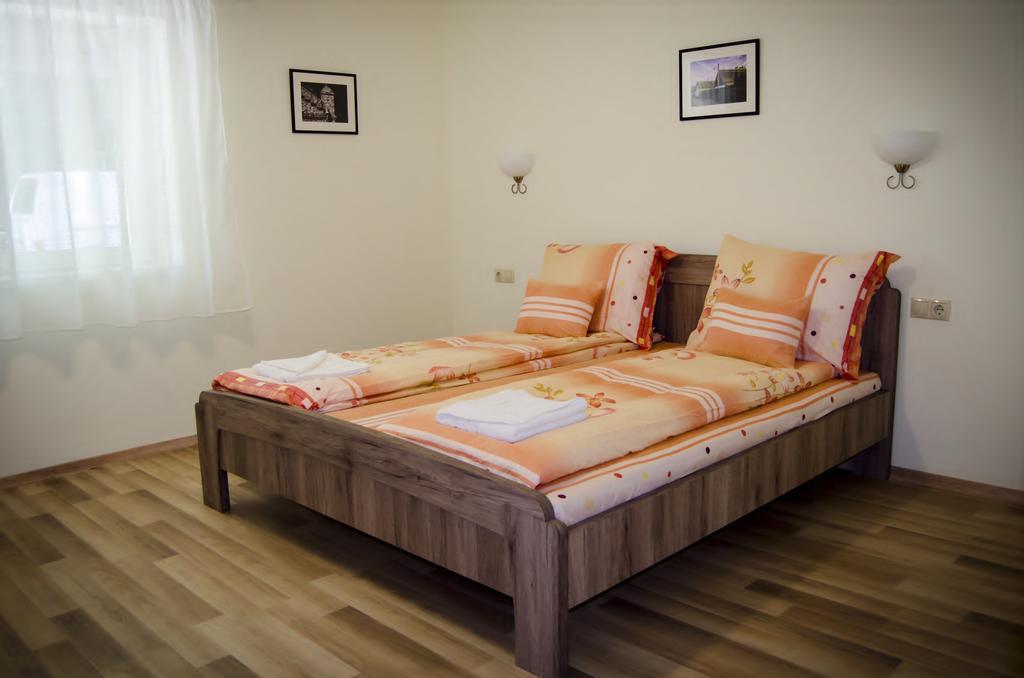 Csongradi Vendegvaro Apartmanok, Szarka Haz ภายนอก รูปภาพ