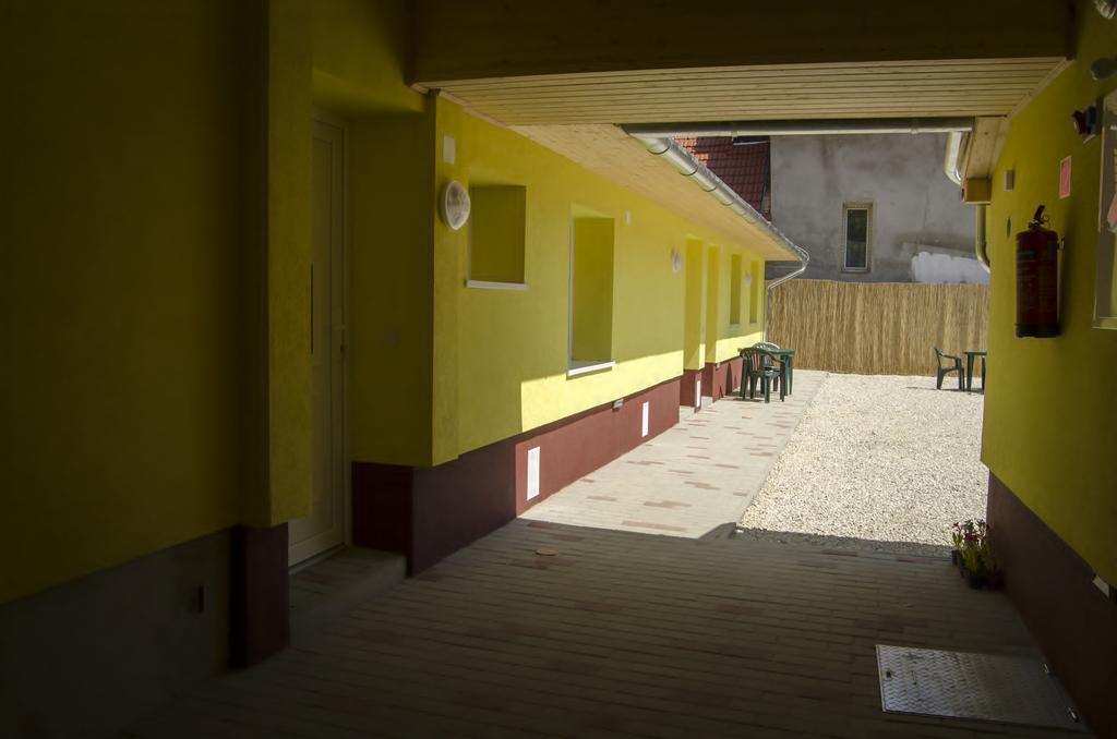 Csongradi Vendegvaro Apartmanok, Szarka Haz ภายนอก รูปภาพ